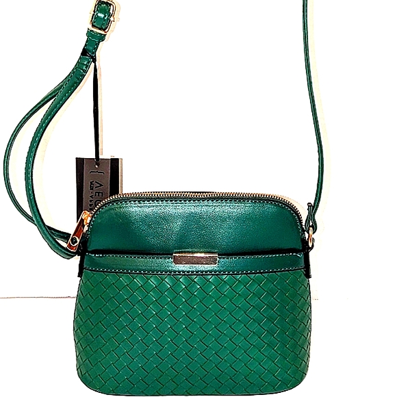 ✨NWT Deluxity L.A. Crossbody Bag In Green - Picture 4 of 11